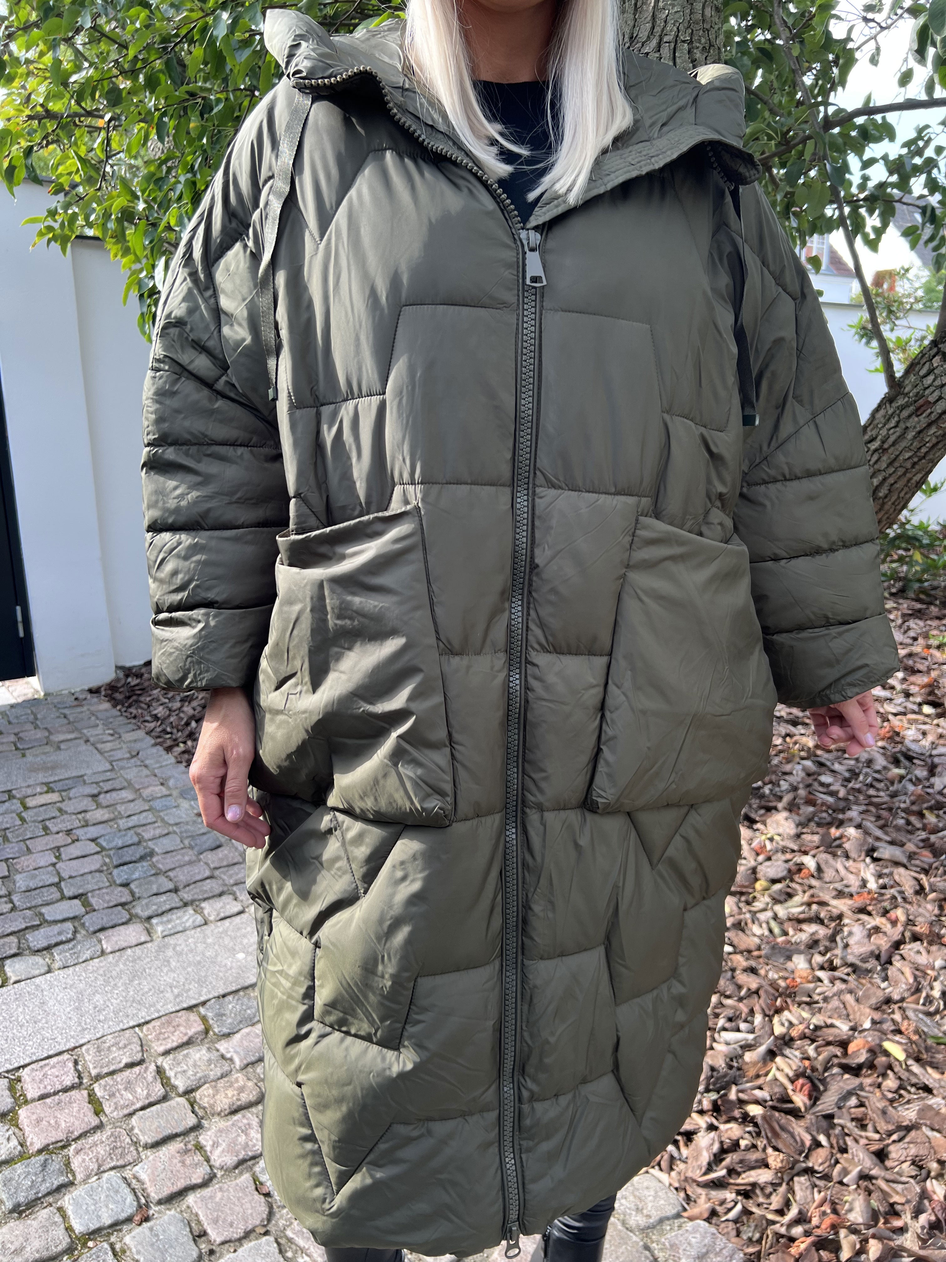 Gabriela - Dynejakke i oversized pasform